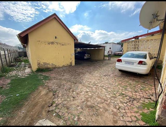 21 BEDROOM HOUSE FOR SALE IN KEMPTON PARK